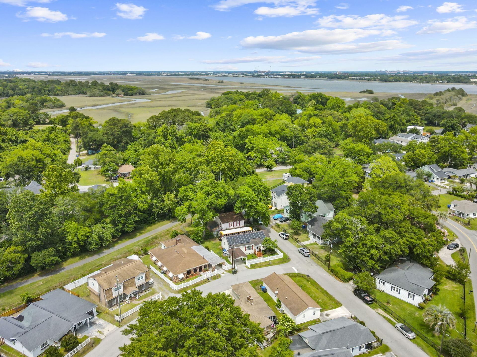916 Hillsboro Drive Photo 33