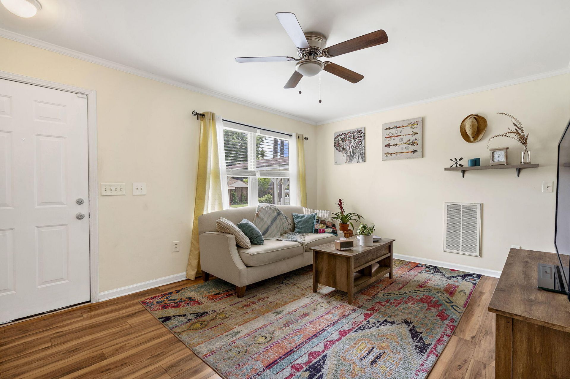 916 Hillsboro Drive Photo 4