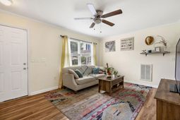 916 Hillsboro Drive photo 4