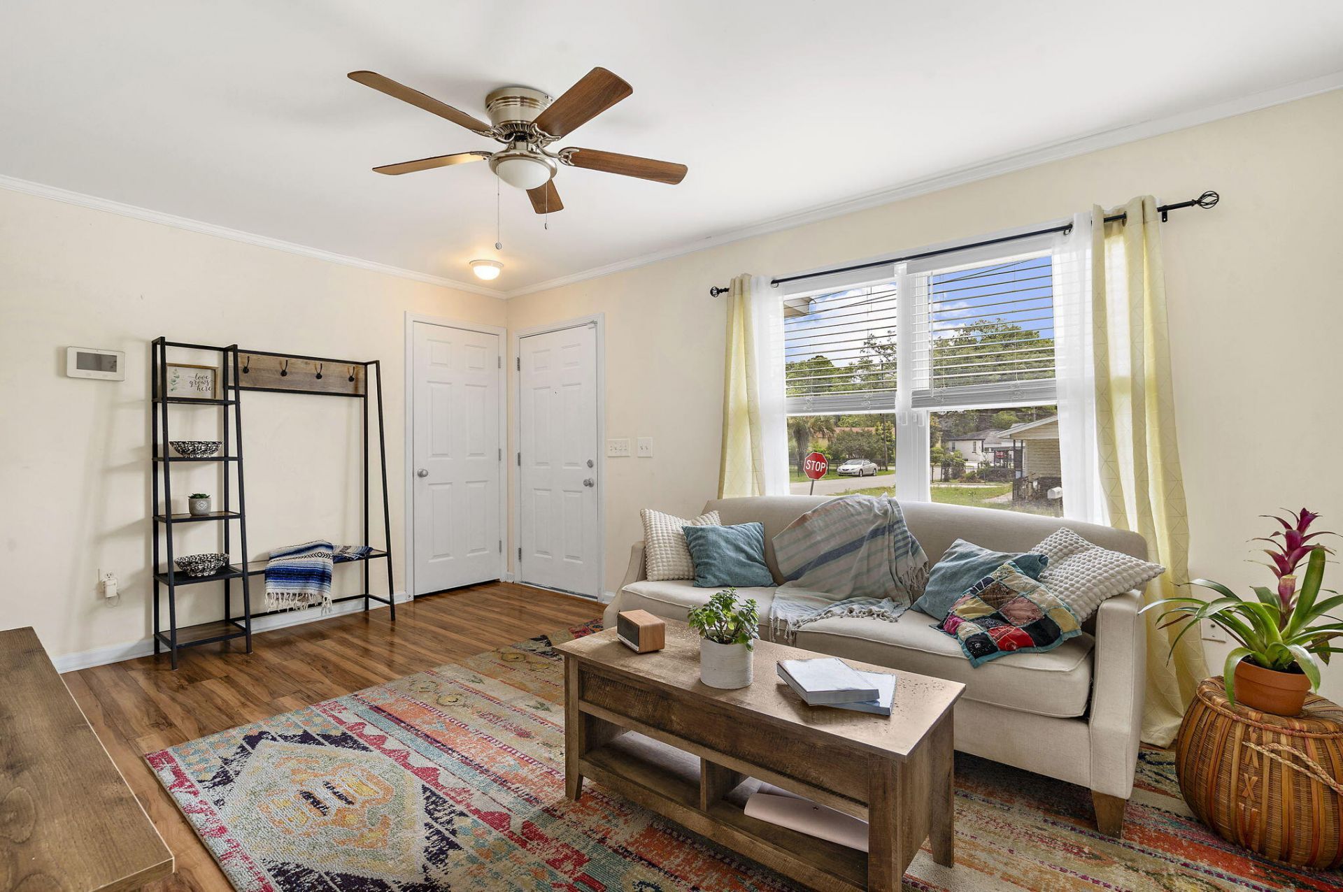 916 Hillsboro Drive Photo 6