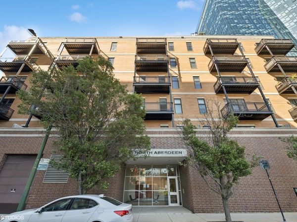 725 N Aberdeen Street , Unit 609, Chicago, IL 60642