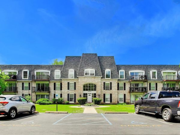 5400 Carriageway Drive , Unit 103, Rolling Meadows, IL 60008