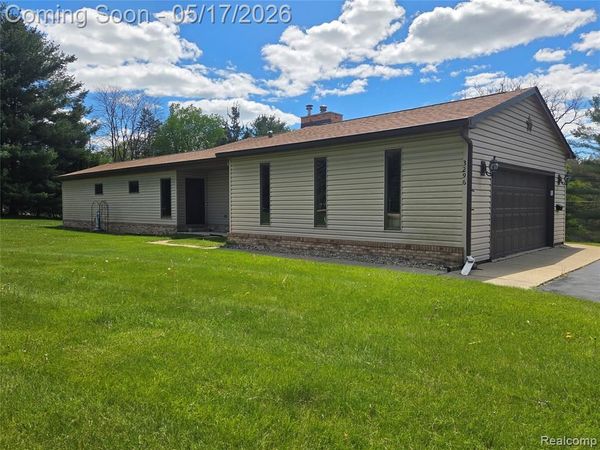 3296 Swarthout Road, Hamburg Twp, MI 48169