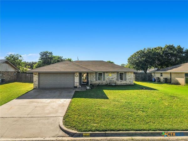 232 Thompson Circle , Lorena, TX 76655
