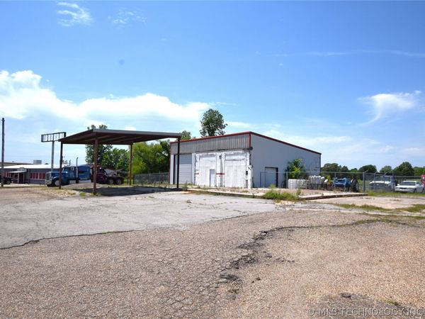 1400 S Main Street , Muldrow, OK 74948