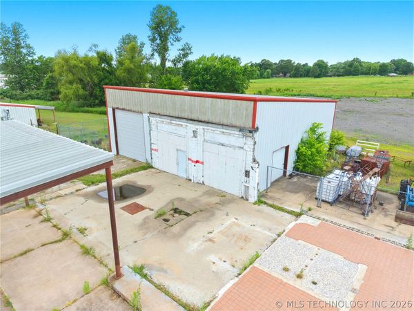 1400 S Main Street, Muldrow, OK 74948