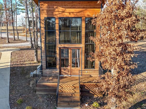 950 Adams, Starkville, MS 39759