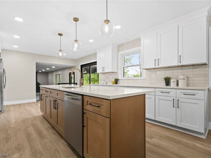 2203 S Medina Line Road, Wadsworth, OH 44281 Photo 12
