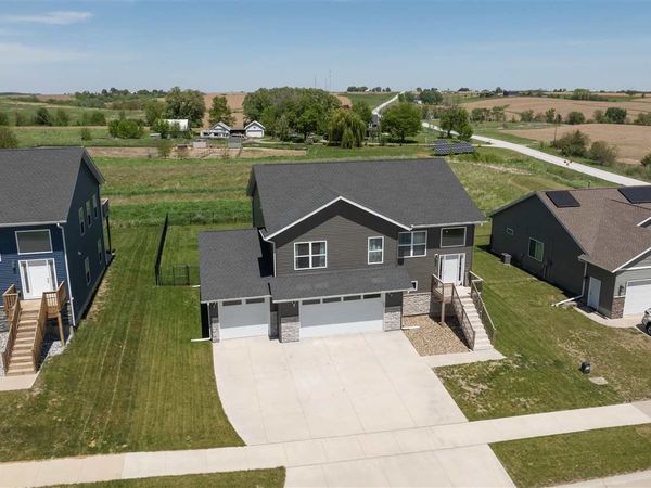 440 Galileo Dr, Riverside, IA 52327
