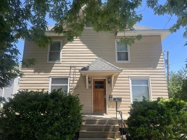 18 N Dodge Street, Iowa City, IA 52245