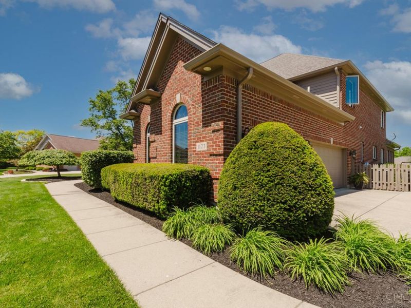 1123 Waters Edge Drive, Centerville, OH 45458 Photo 4