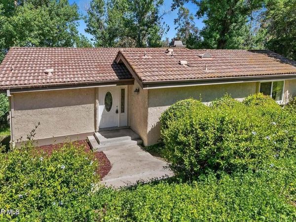 12 Sparrowhawk Lane, Oak Park, CA 91377
