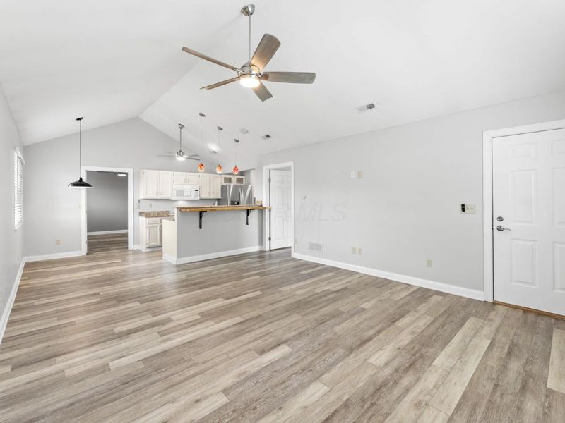 5359 Pond View Drive, Westerville, OH 43081 Photo 2