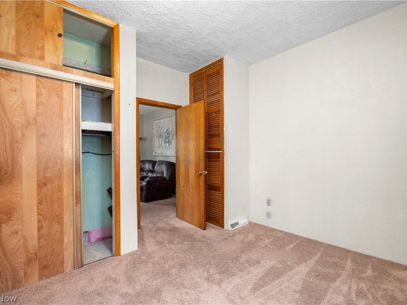 2011 E 31st Street, Lorain, OH 44055 Photo 13