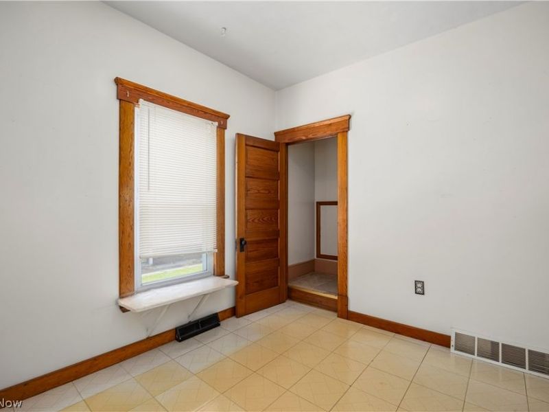 2011 E 31st Street, Lorain, OH 44055 Photo 24