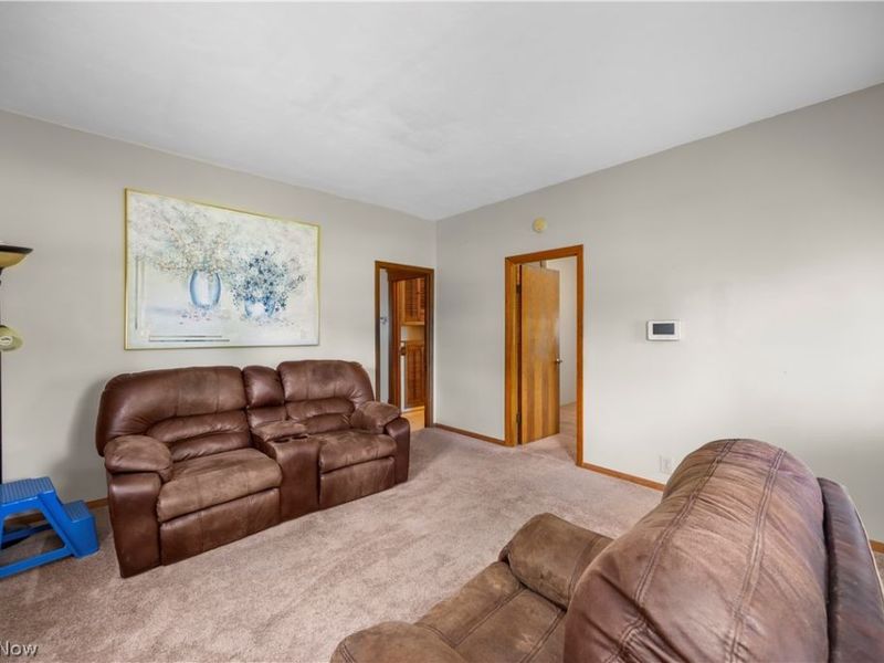 2011 E 31st Street, Lorain, OH 44055 Photo 9