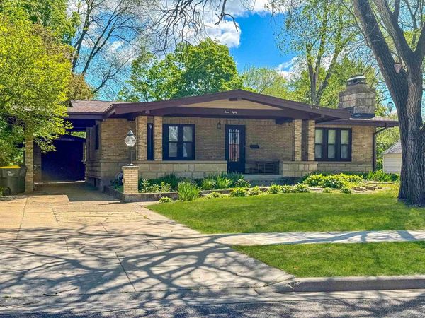 780 S Beaumont Road, Prairie Du Chien, WI 53821