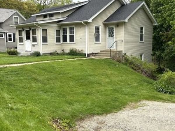 10 Park St, Auburn, MA 01501
