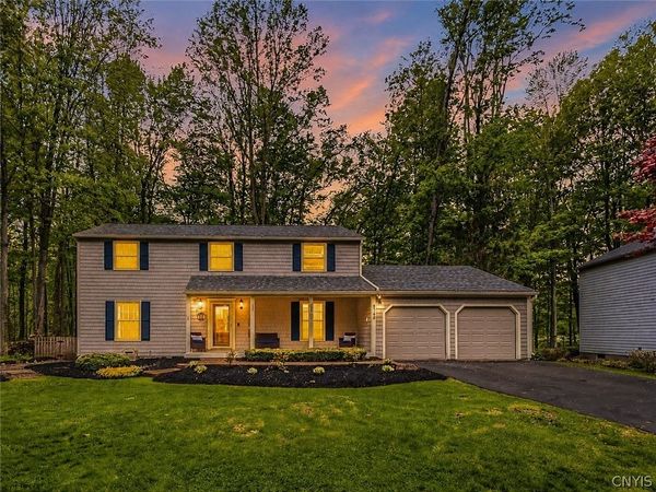 8748 Tallwood Ridge, Baldwinsville, NY 13027
