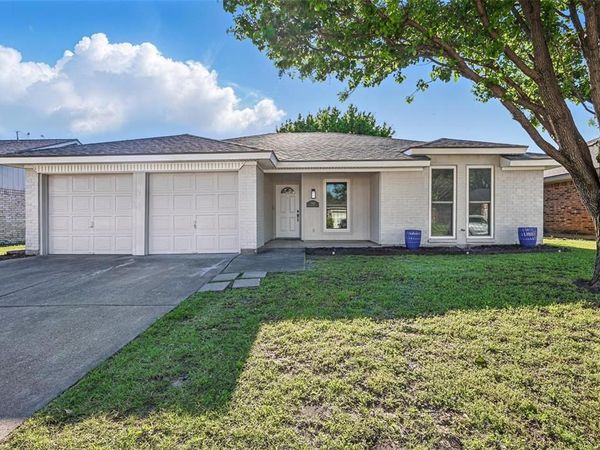 7932 Berrybrook Drive, Watauga, TX 76148