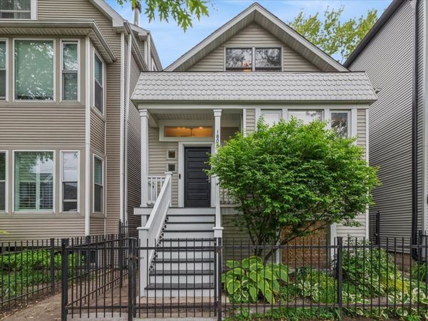 1808 W School Street , Chicago, IL 60657