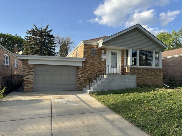 2608 W 97th Street , Evergreen Park, IL 60805
