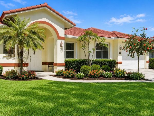 4401 SW 74th Ter , Davie, FL 33314
