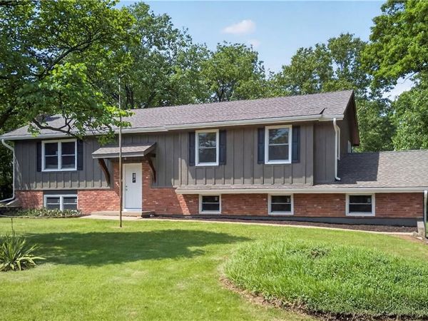 13516 W 71st Street, Shawnee, KS 66216