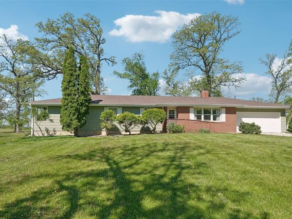 5185 W 58th Street N, Newton, IA 50208