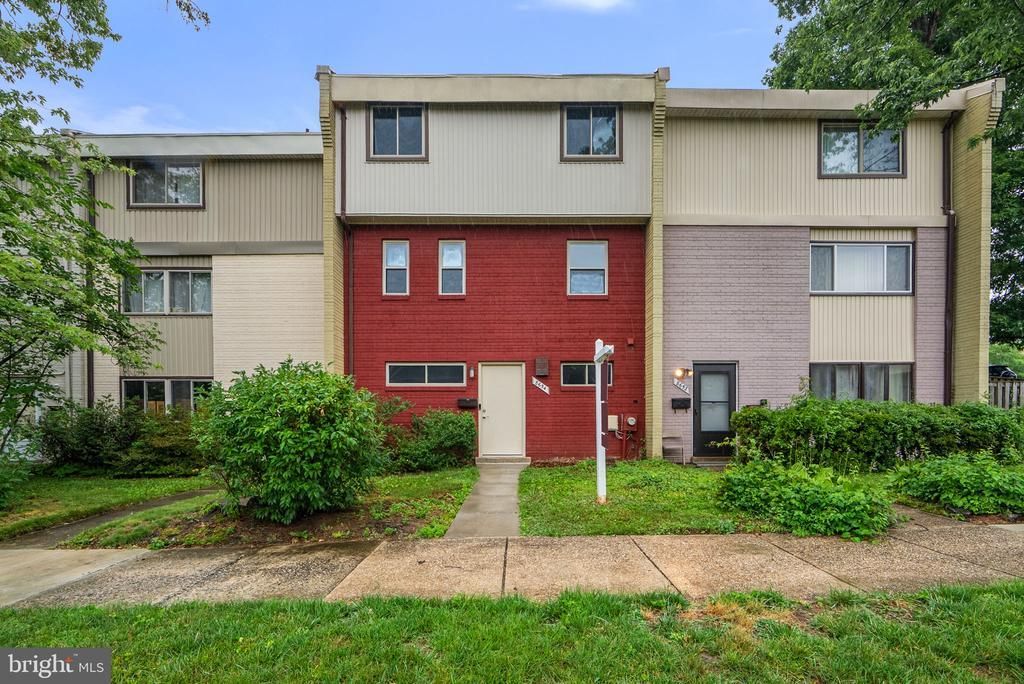 8654 Brae Brooke Drive, Lanham, MD 20706 Main Photo