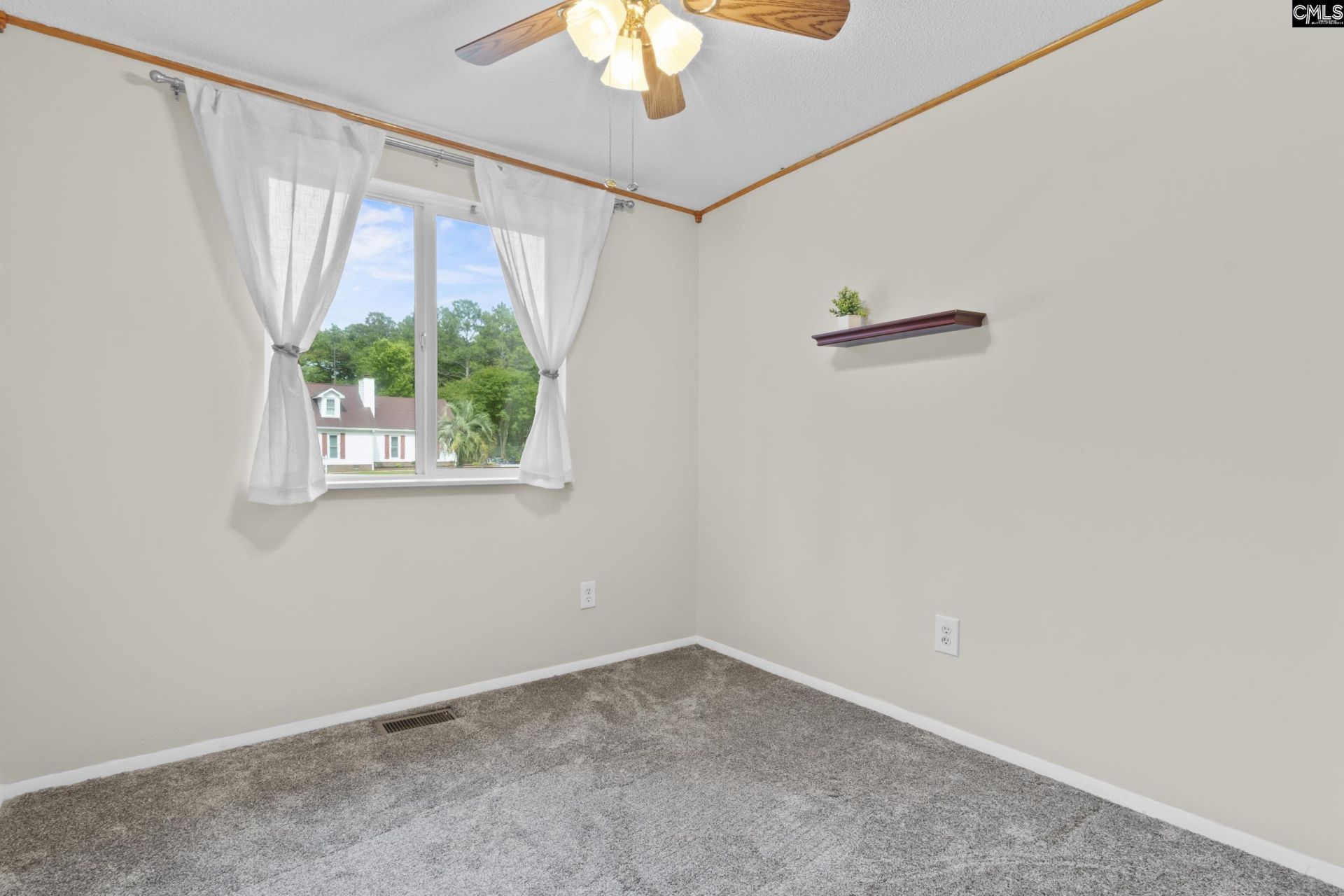 273 Farmdale Drive Photo 15