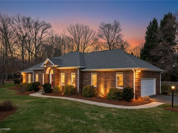 204 W Stonebury Court , Reidsville, NC 27320