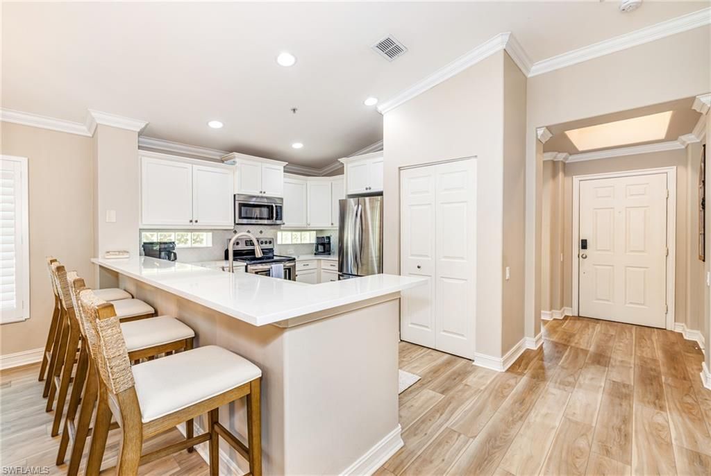 975 Tarpon Cove Dr, Unit 204, Naples, FL 34110 Photo
