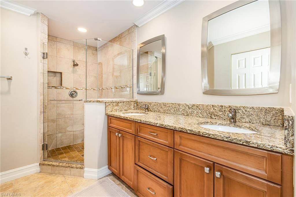 975 Tarpon Cove Dr, Unit 204, Naples, FL 34110 Photo