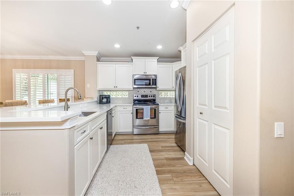 975 Tarpon Cove Dr, Unit 204, Naples, FL 34110 Photo