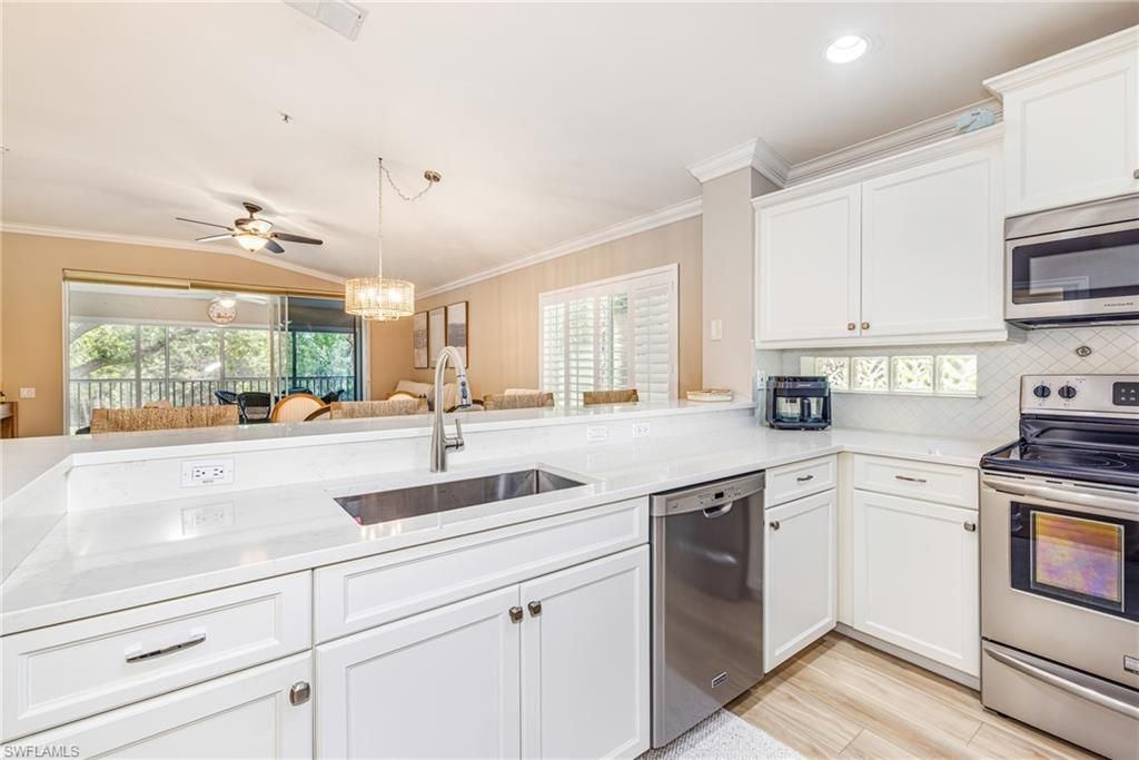 975 Tarpon Cove Dr, Unit 204, Naples, FL 34110 Photo