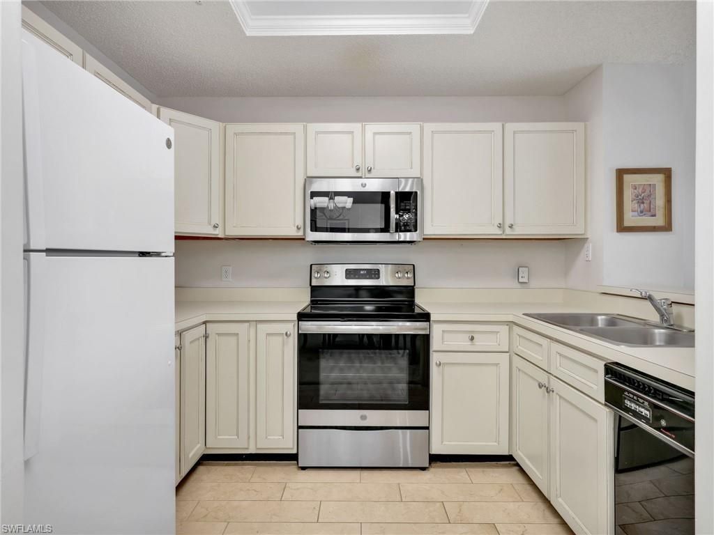 900 Arbor Lake Dr, Unit 301, Naples, FL 34110 Photo