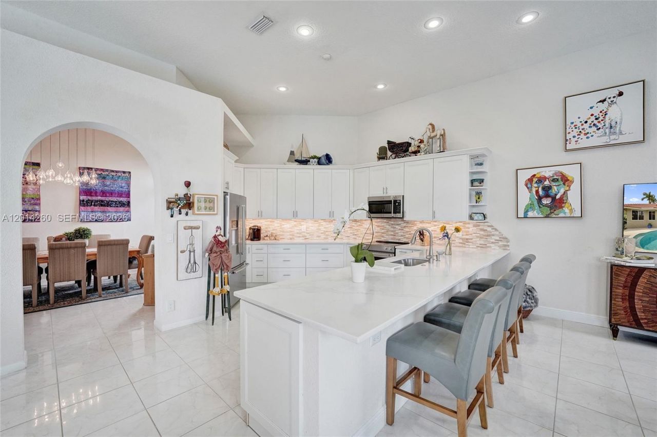 1640 Island Way , Weston, FL 33326 Photo