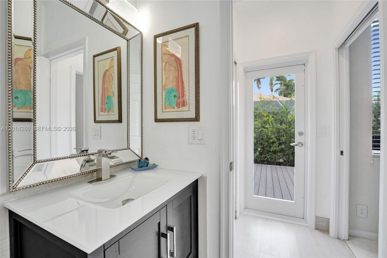 1640 Island Way , Weston, FL 33326 Photo