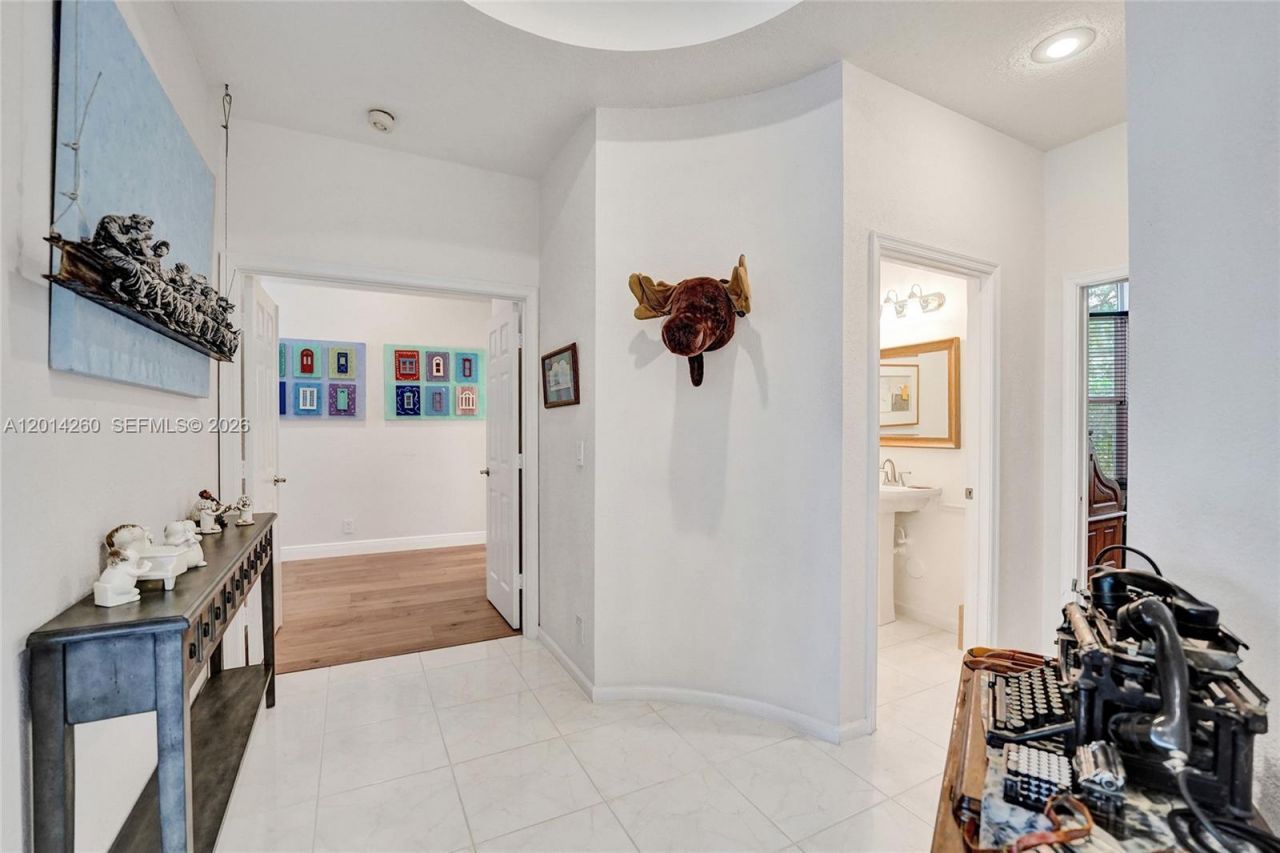 1640 Island Way , Weston, FL 33326 Photo