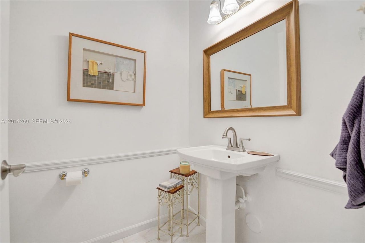 1640 Island Way , Weston, FL 33326 Photo