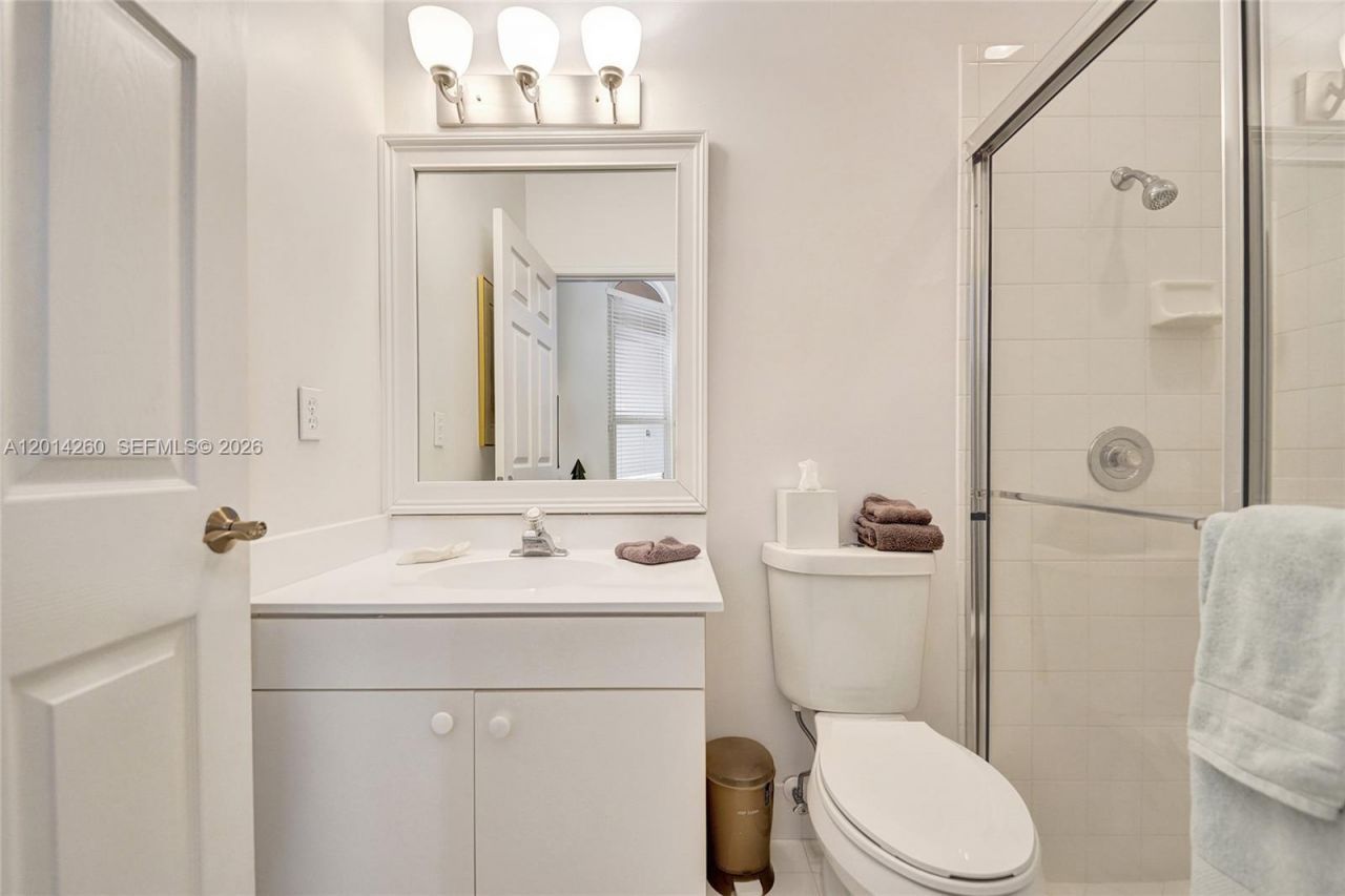1640 Island Way , Weston, FL 33326 Photo