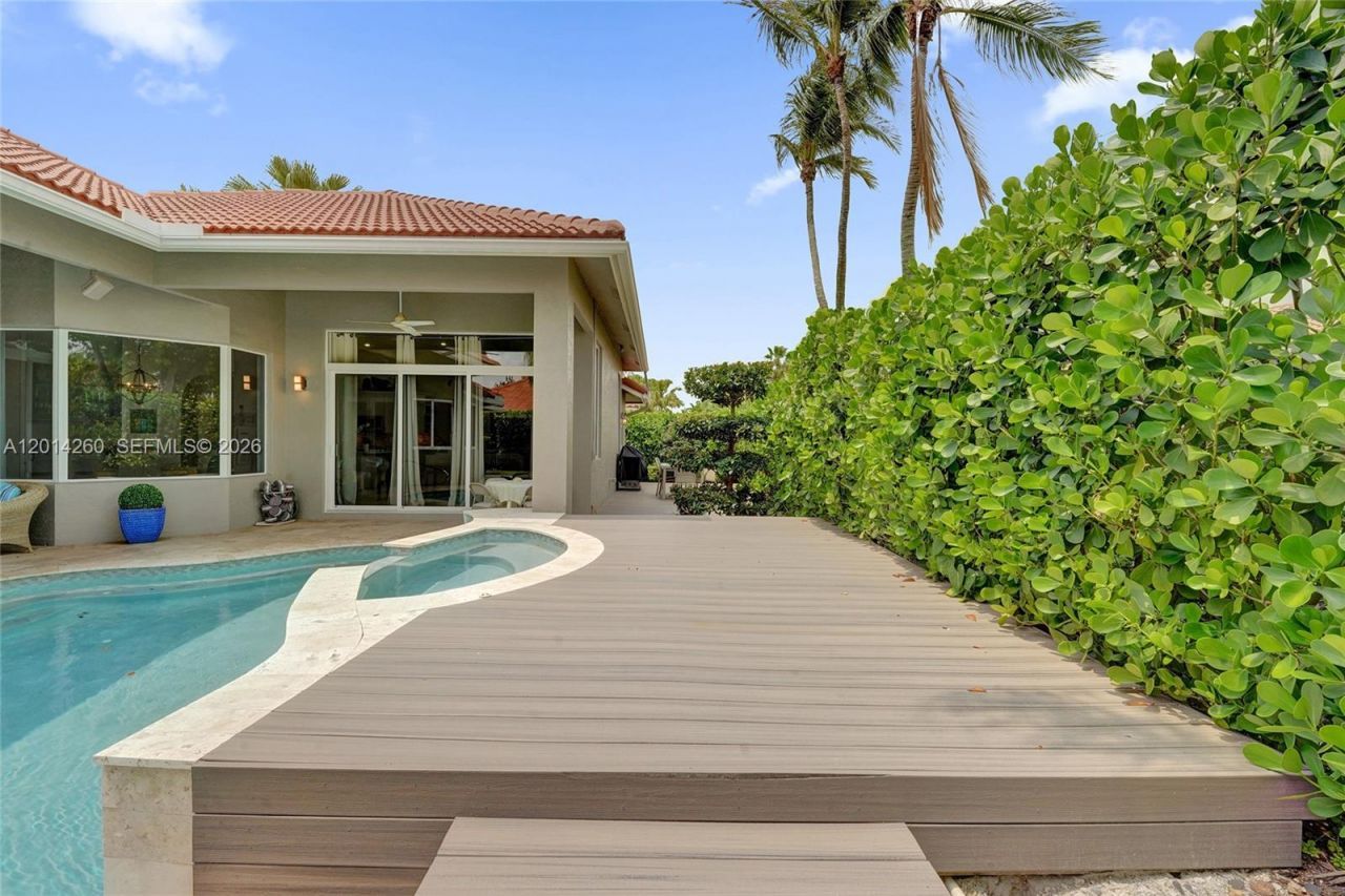 1640 Island Way , Weston, FL 33326 Photo