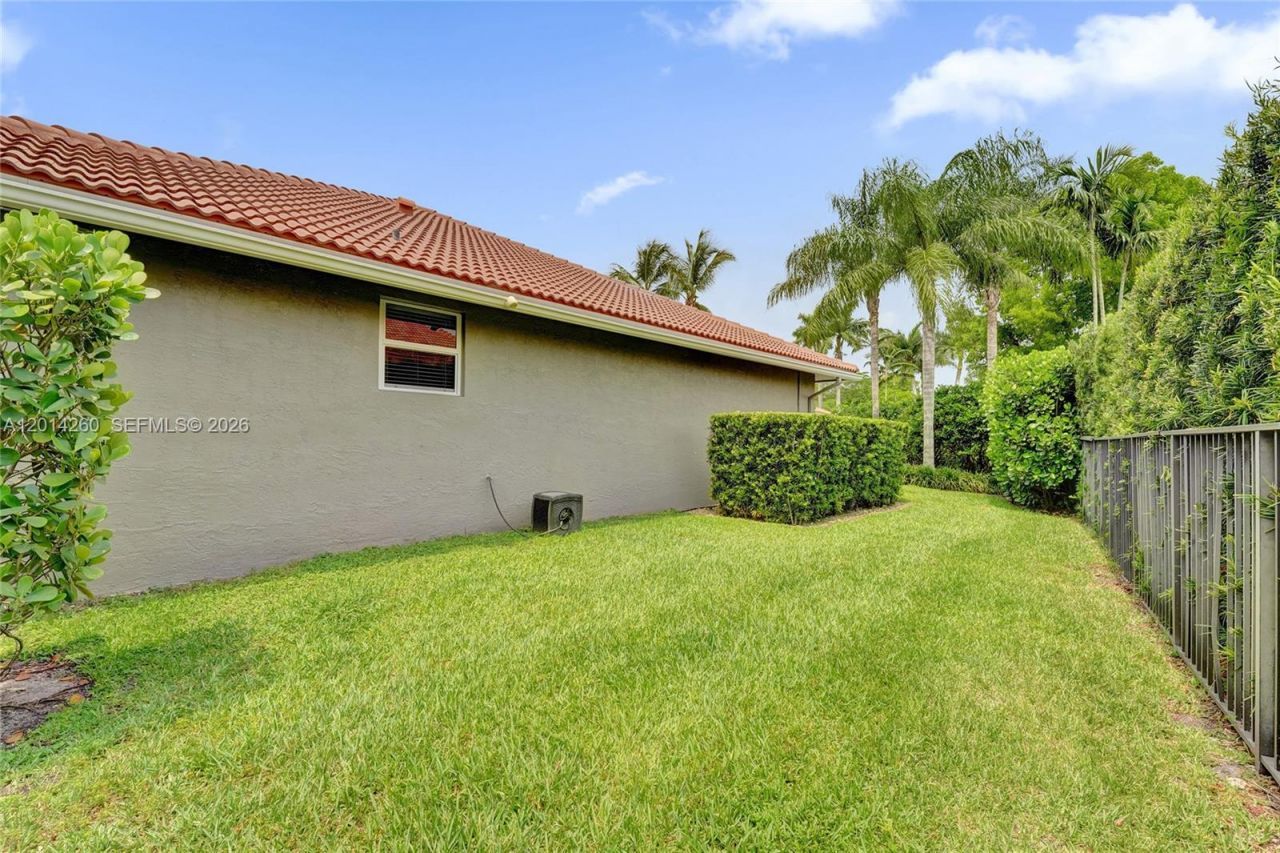 1640 Island Way , Weston, FL 33326 Photo