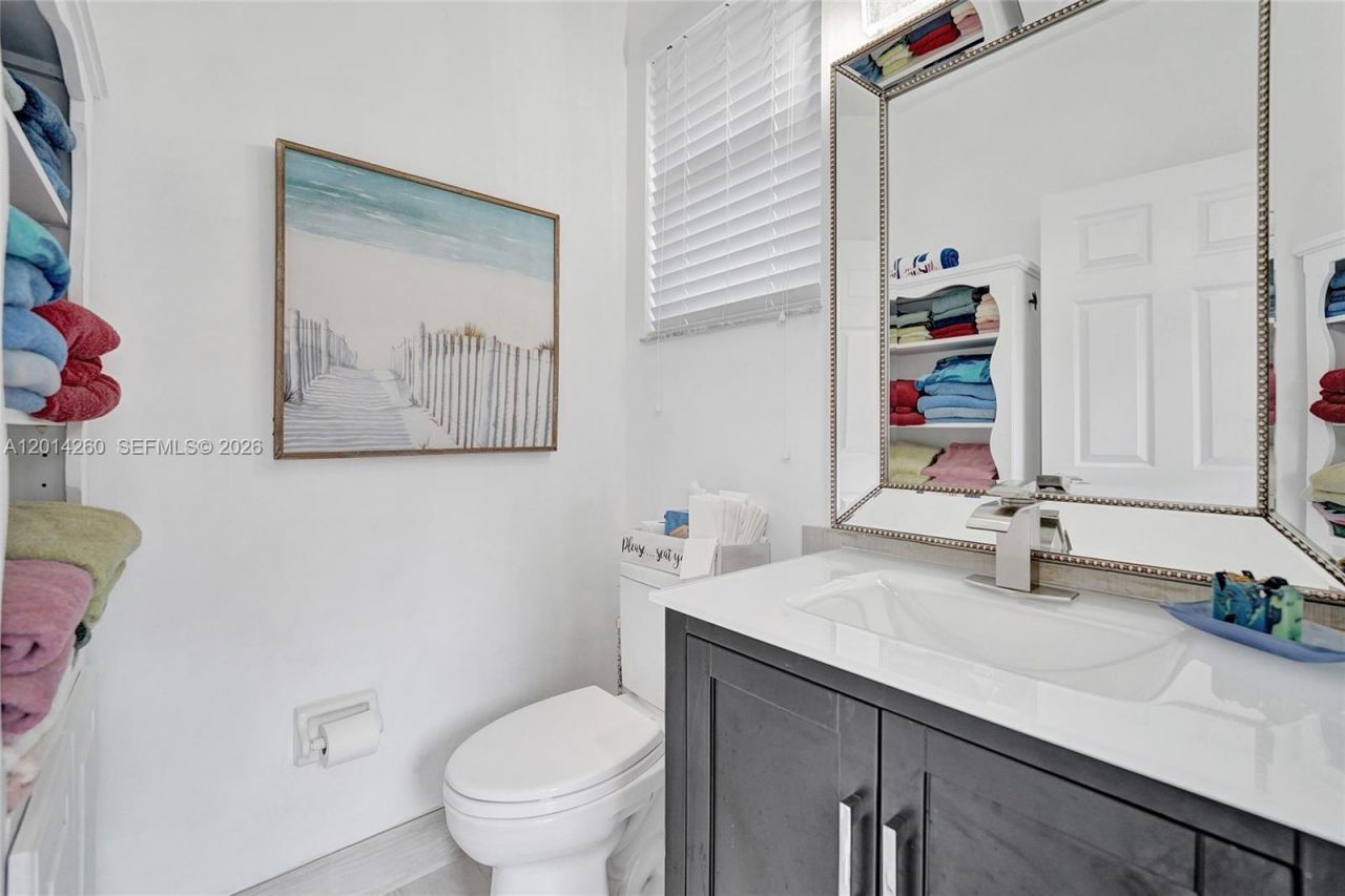 1640 Island Way , Weston, FL 33326 Photo