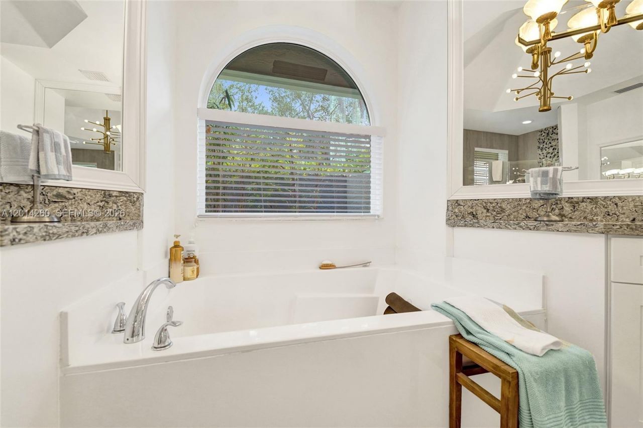 1640 Island Way , Weston, FL 33326 Photo