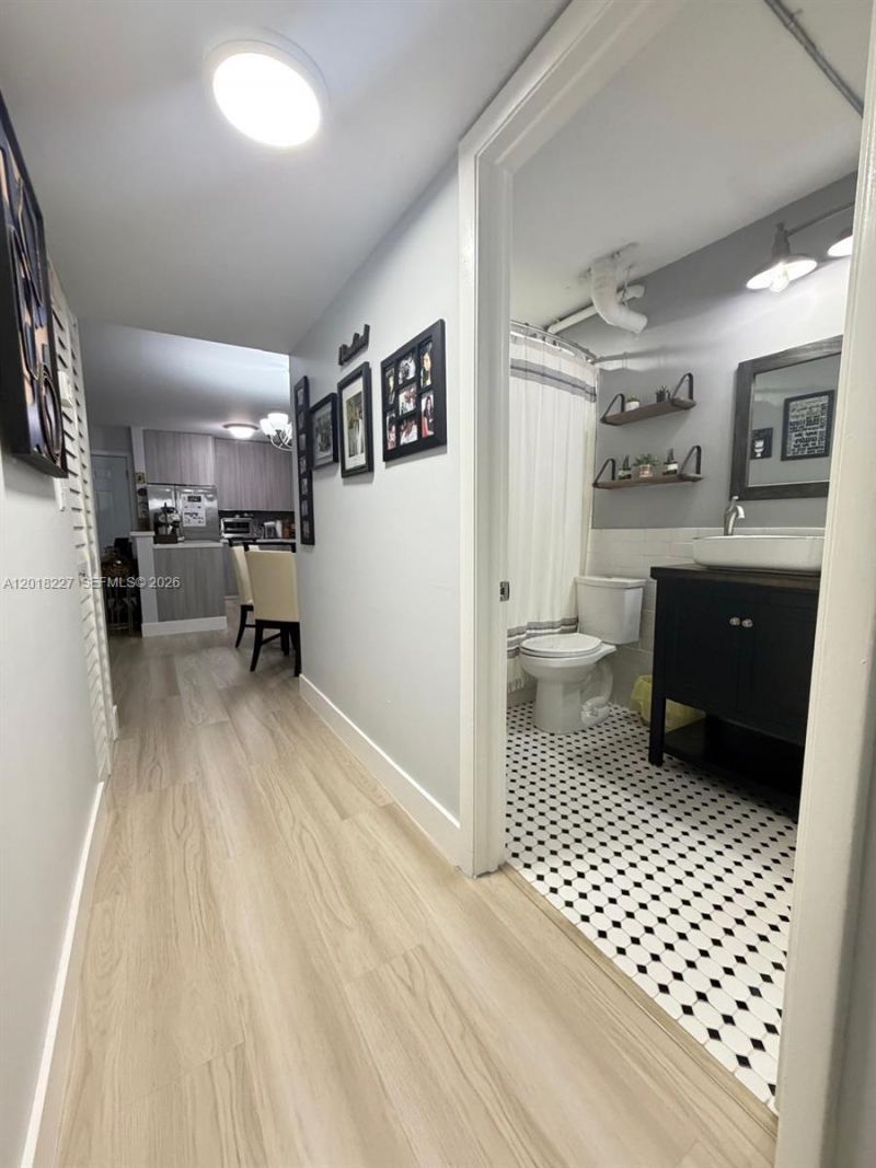 761 NE 199th St, Unit 102, Miami, FL 33179 Photo