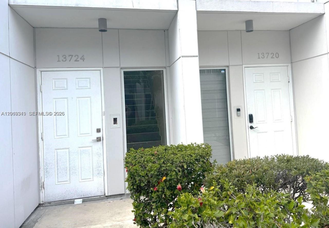 13724 SW 259th St , Homestead, FL 33032 Photo