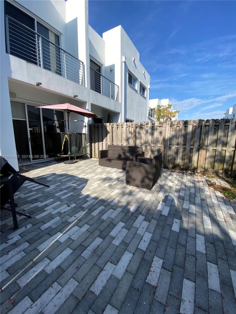 10241 NW 71st Ter , Doral, FL 33178 Photo
