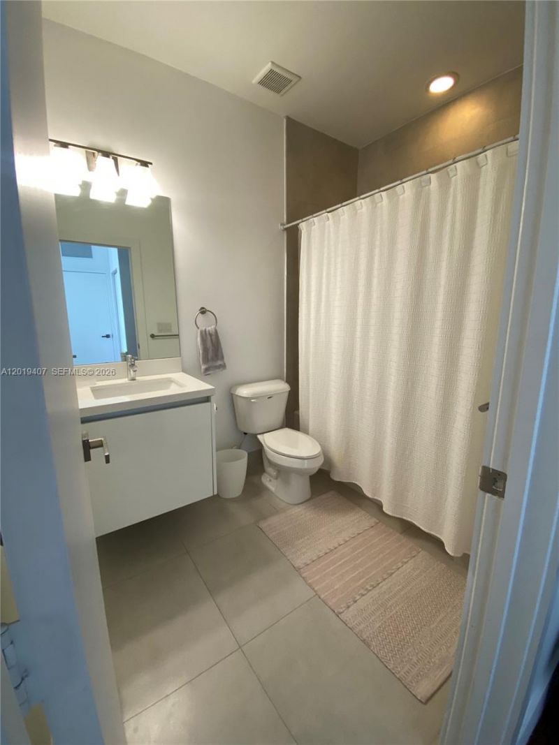 10241 NW 71st Ter , Doral, FL 33178 Photo